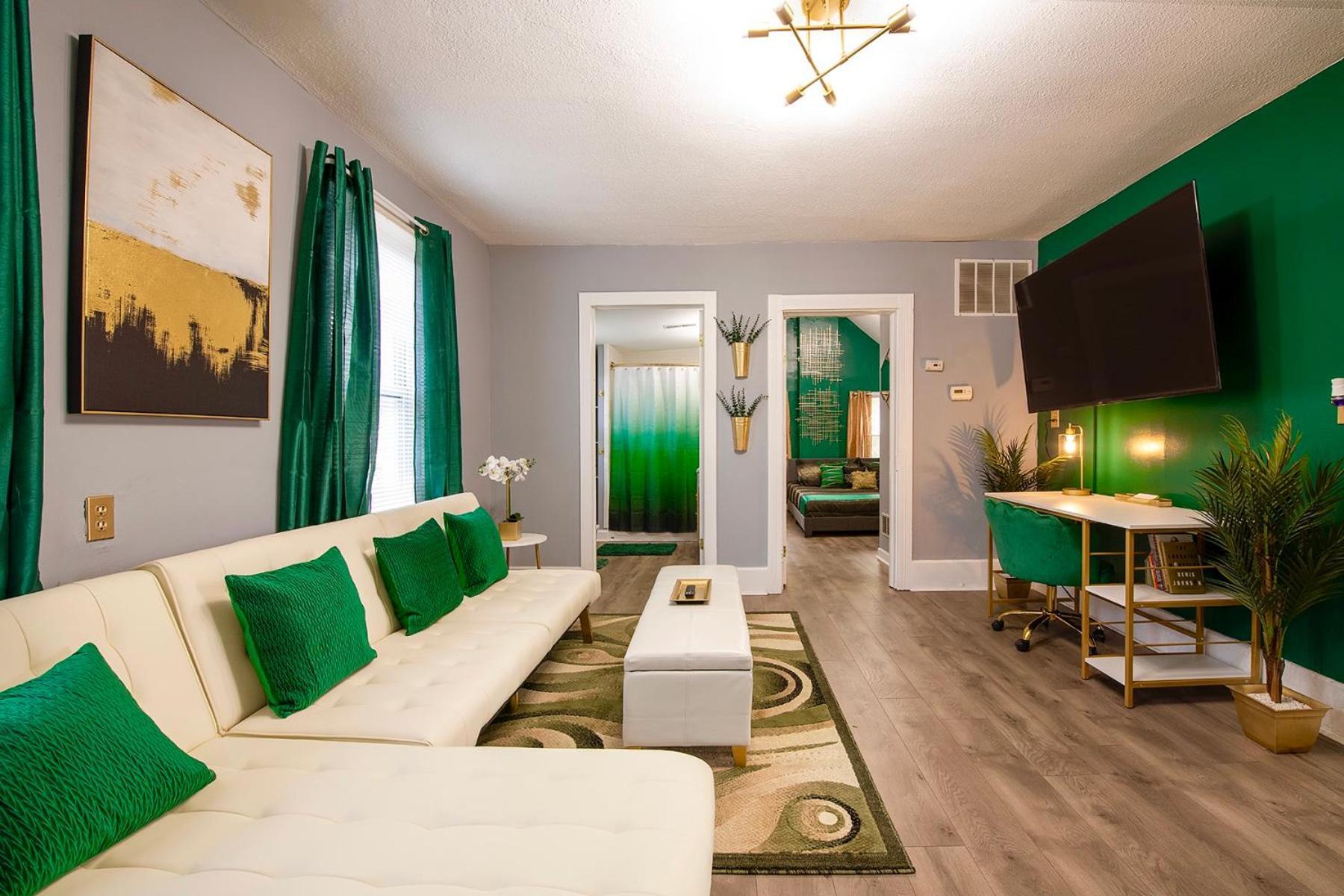 The Tremont Emerald - By Christmas Story House - Historic Charm & Modern Comfort Near Downtown With Parking, 300Mb Wifi & Self Check-In Cleveland Eksteriør bilde