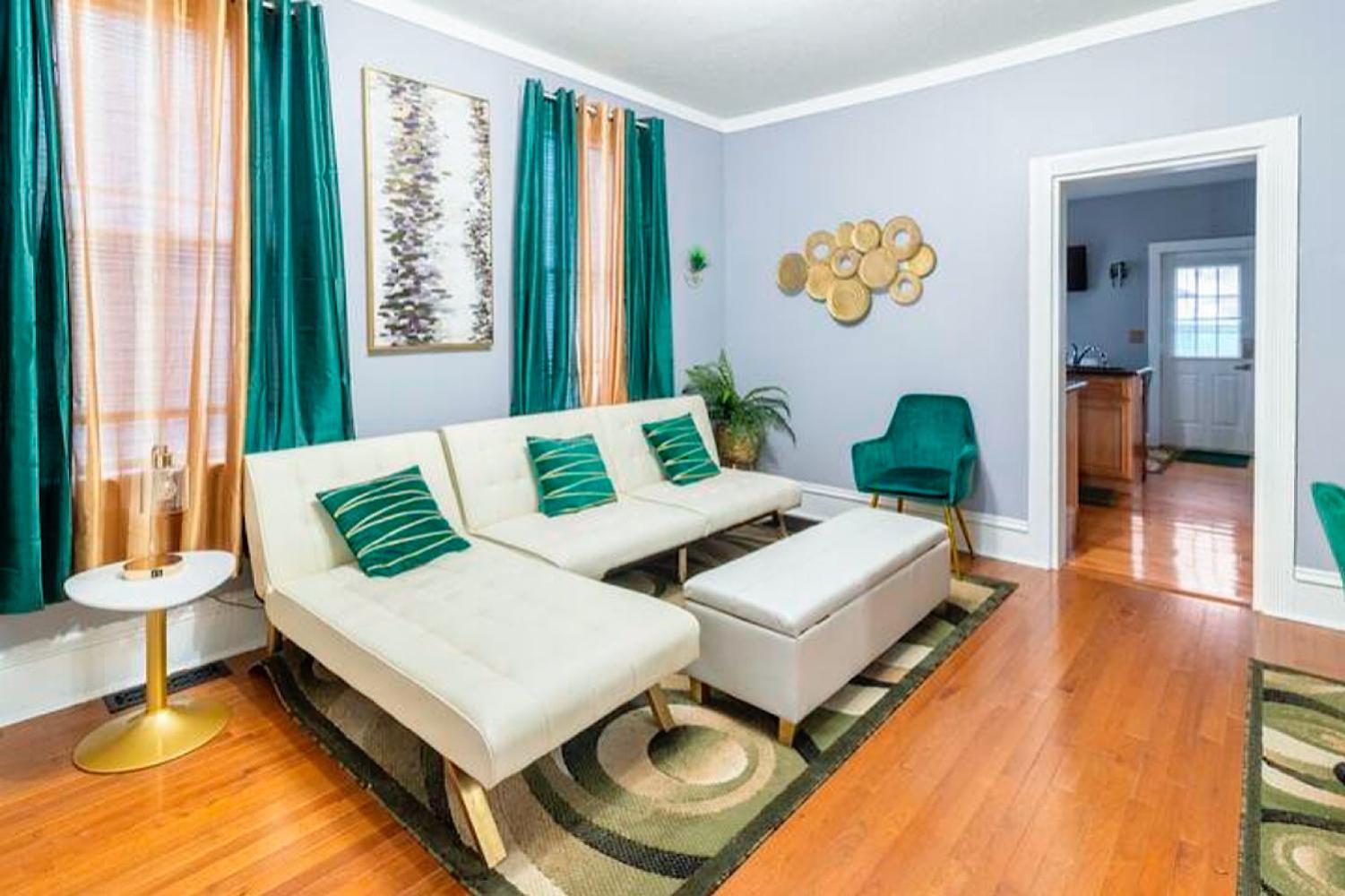 The Tremont Emerald - By Christmas Story House - Historic Charm & Modern Comfort Near Downtown With Parking, 300Mb Wifi & Self Check-In Cleveland Eksteriør bilde