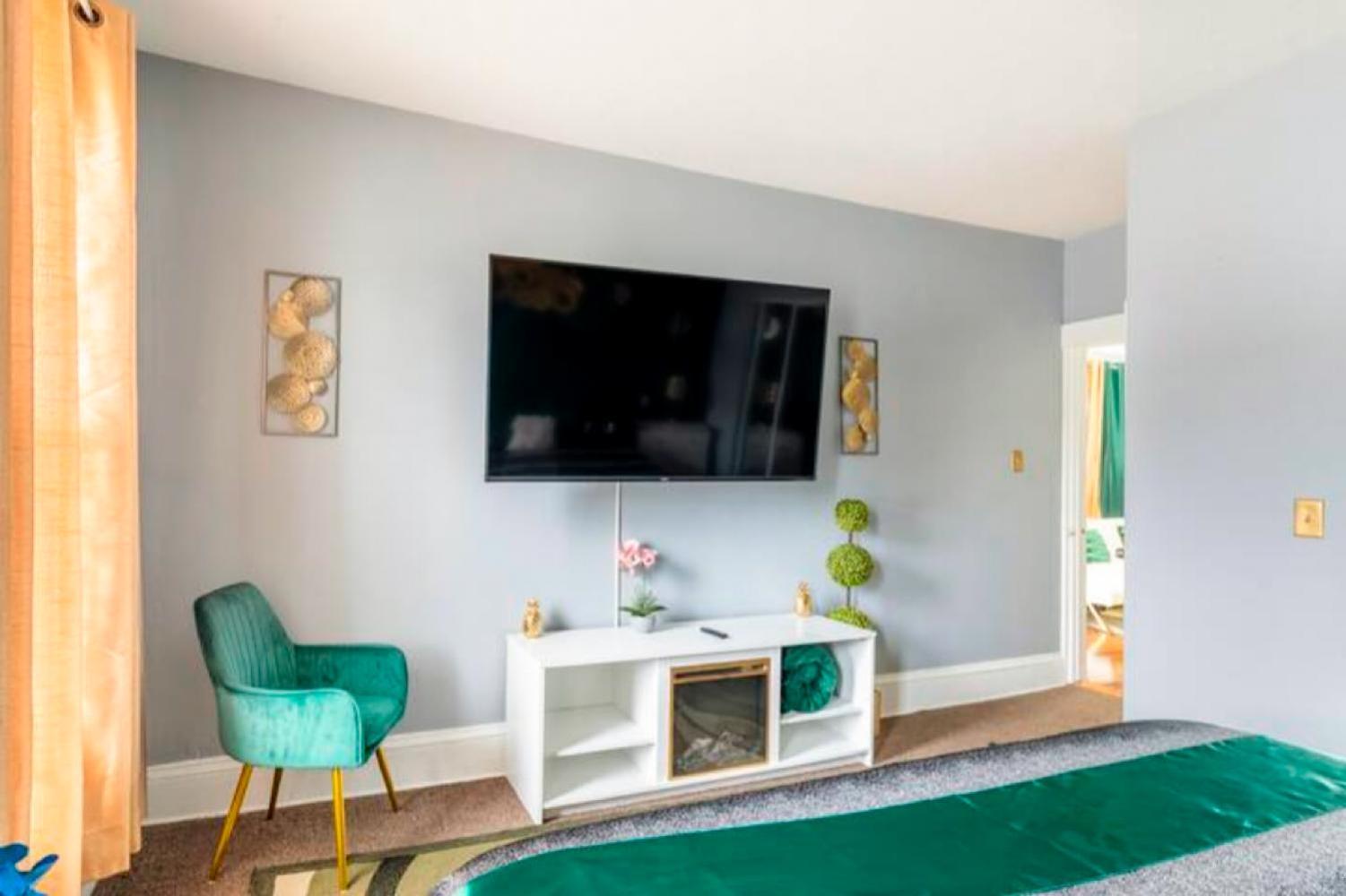 The Tremont Emerald - By Christmas Story House - Historic Charm & Modern Comfort Near Downtown With Parking, 300Mb Wifi & Self Check-In Cleveland Eksteriør bilde