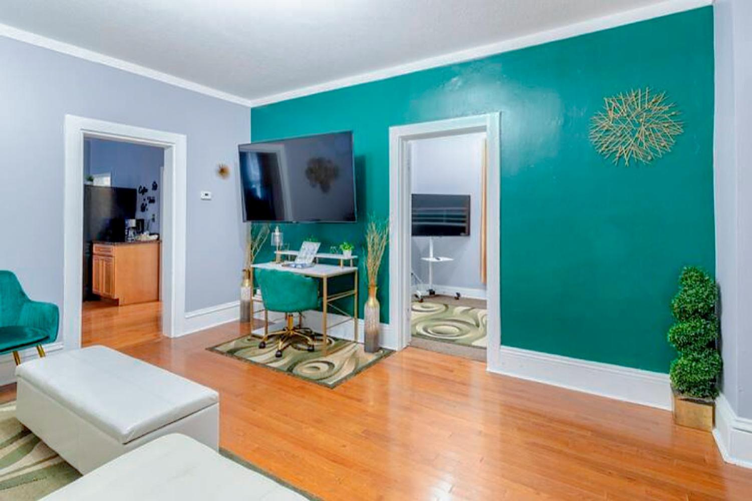 The Tremont Emerald - By Christmas Story House - Historic Charm & Modern Comfort Near Downtown With Parking, 300Mb Wifi & Self Check-In Cleveland Eksteriør bilde