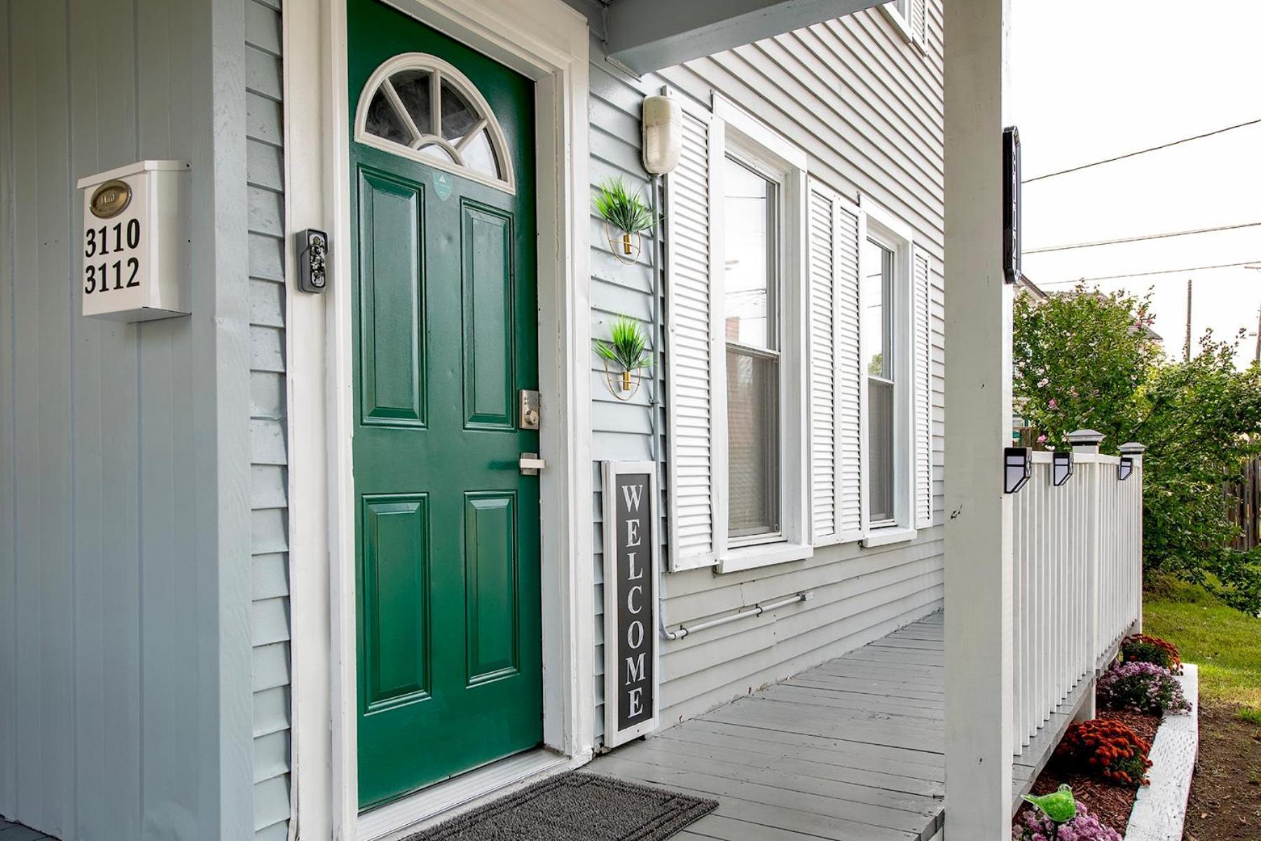 The Tremont Emerald - By Christmas Story House - Historic Charm & Modern Comfort Near Downtown With Parking, 300Mb Wifi & Self Check-In Cleveland Eksteriør bilde