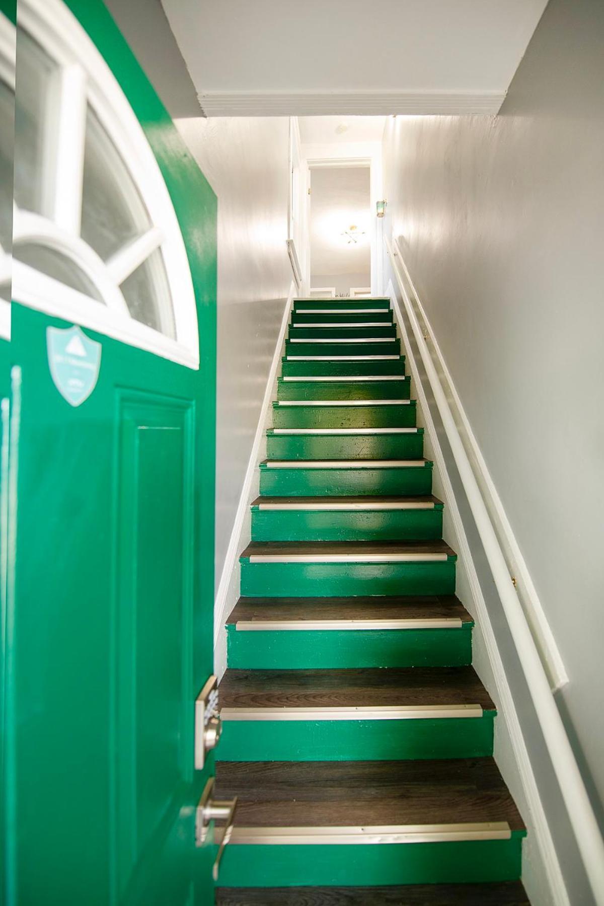 The Tremont Emerald - By Christmas Story House - Historic Charm & Modern Comfort Near Downtown With Parking, 300Mb Wifi & Self Check-In Cleveland Eksteriør bilde