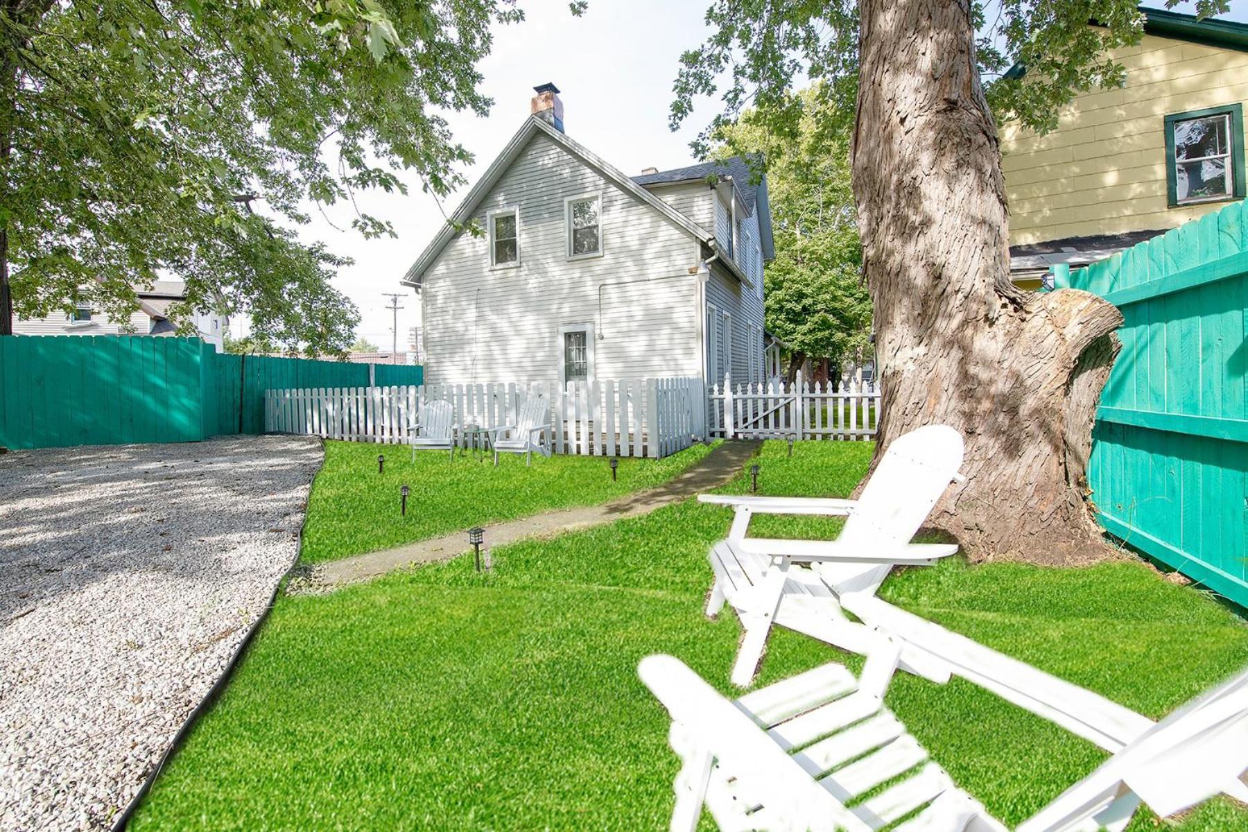 The Tremont Emerald - By Christmas Story House - Historic Charm & Modern Comfort Near Downtown With Parking, 300Mb Wifi & Self Check-In Cleveland Eksteriør bilde