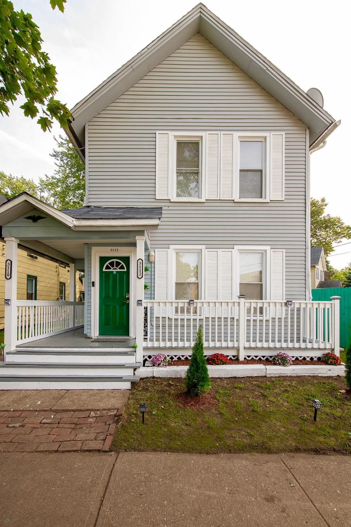 The Tremont Emerald - By Christmas Story House - Historic Charm & Modern Comfort Near Downtown With Parking, 300Mb Wifi & Self Check-In Cleveland Eksteriør bilde