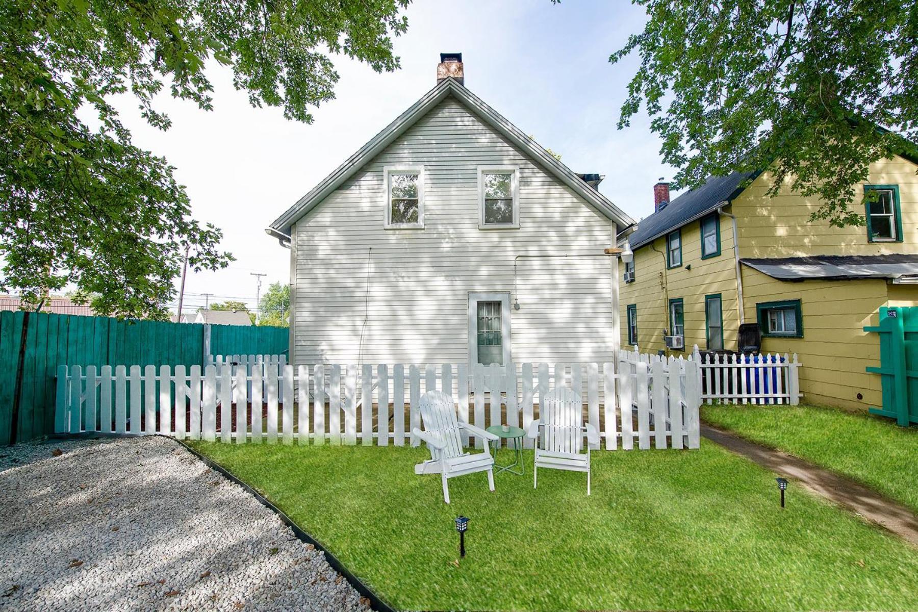 The Tremont Emerald - By Christmas Story House - Historic Charm & Modern Comfort Near Downtown With Parking, 300Mb Wifi & Self Check-In Cleveland Eksteriør bilde